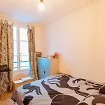 شقة Bright Haven & Premium Comfort In Montmartre باريس