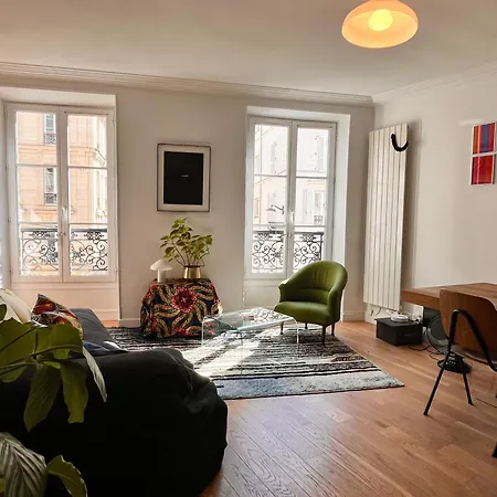 Bright Haven & Premium Comfort In Montmartre